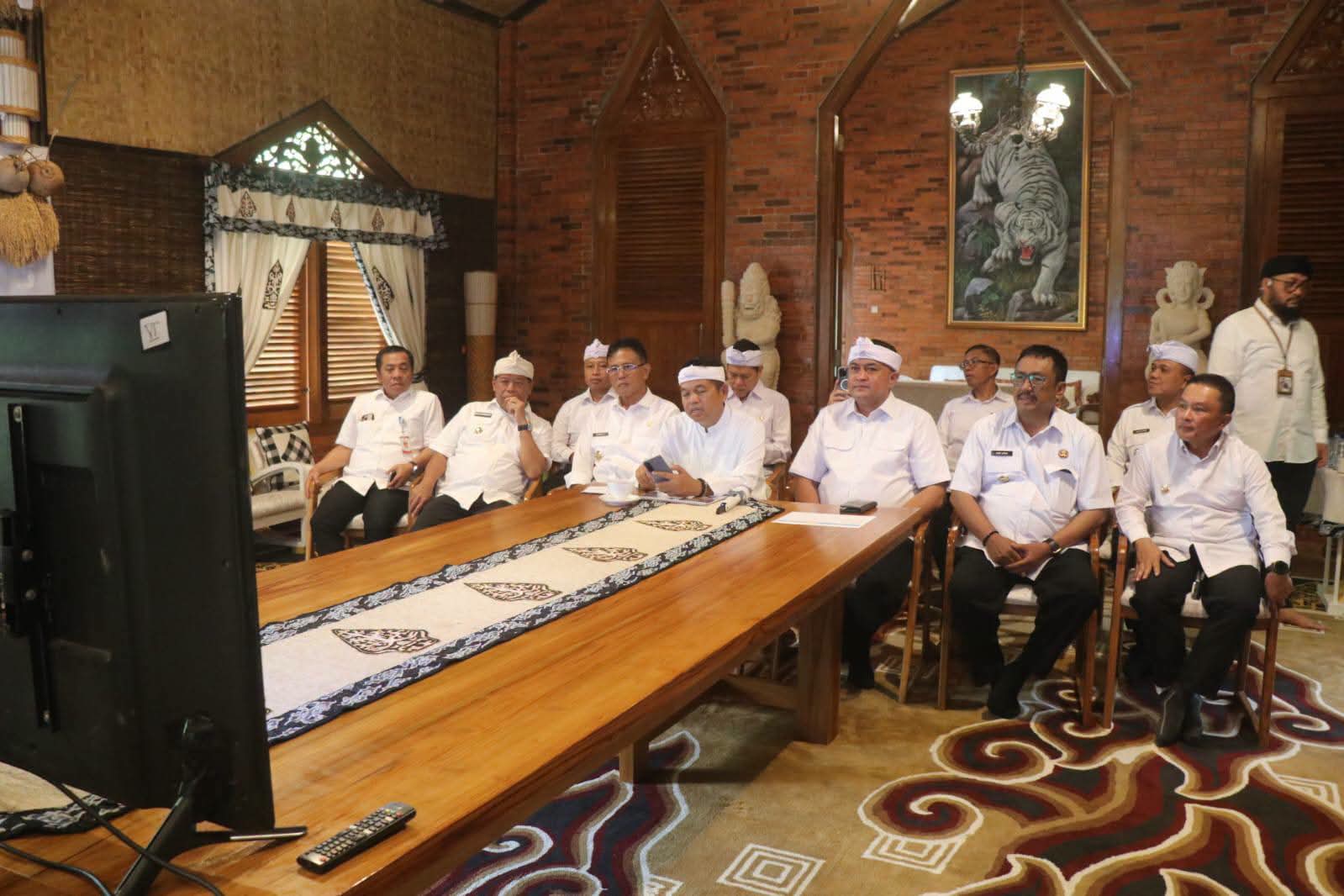 Bupati H. Asep Japar Mengikuti Peresmian Pelaksanaan Inpres Jalan Daerah Tahun Anggaran 2025 Oleh Presiden RI