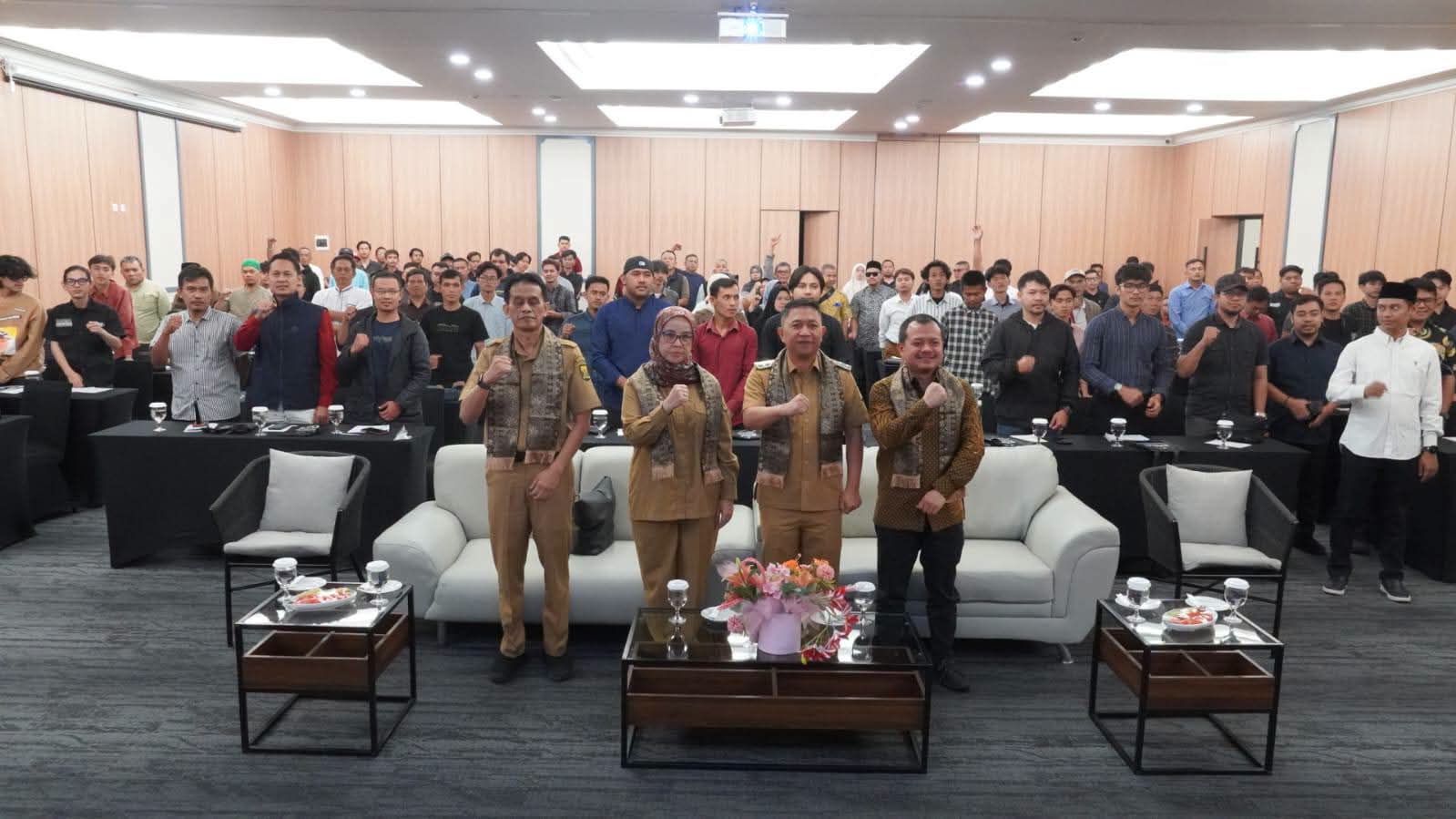 Wakil Bupati H. Andreas Dalam Sosialisasi Pentingnya Pemanfaatan Teknologi Bagi Para Pelaku UMKM