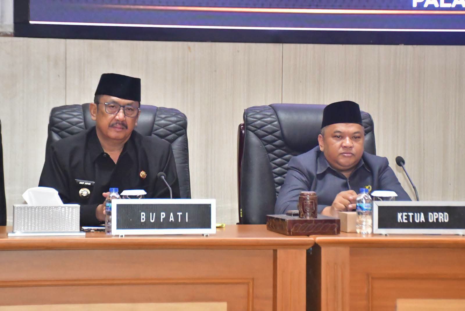 Bupati H. Asep Japar Hadiri Rapat Paripurna DPRD, Bupati” Persetujuan Bersama Langkah Penting Perkuatan Akuntabilitas Dan Transparasi”