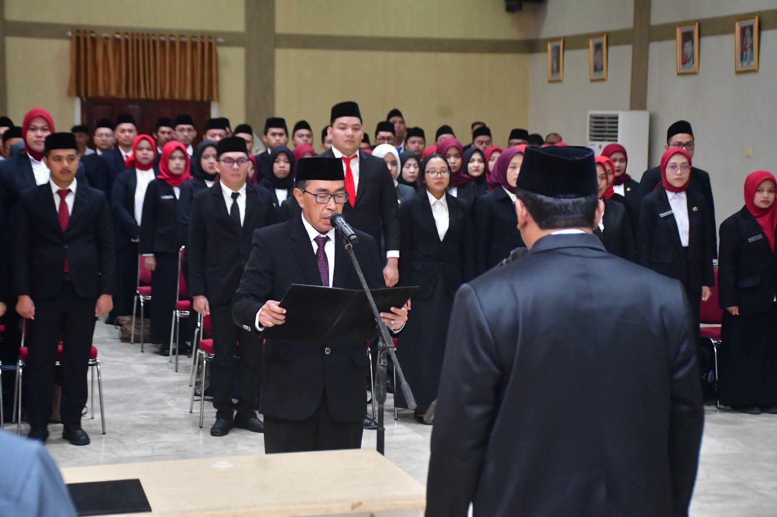 Pengukuhan Sekda, Bupati Sukabumi Tegaskan Kebijakan Kepegawaian Berdasarkan Sistem Merit, Kompetensi Dan Kinerja