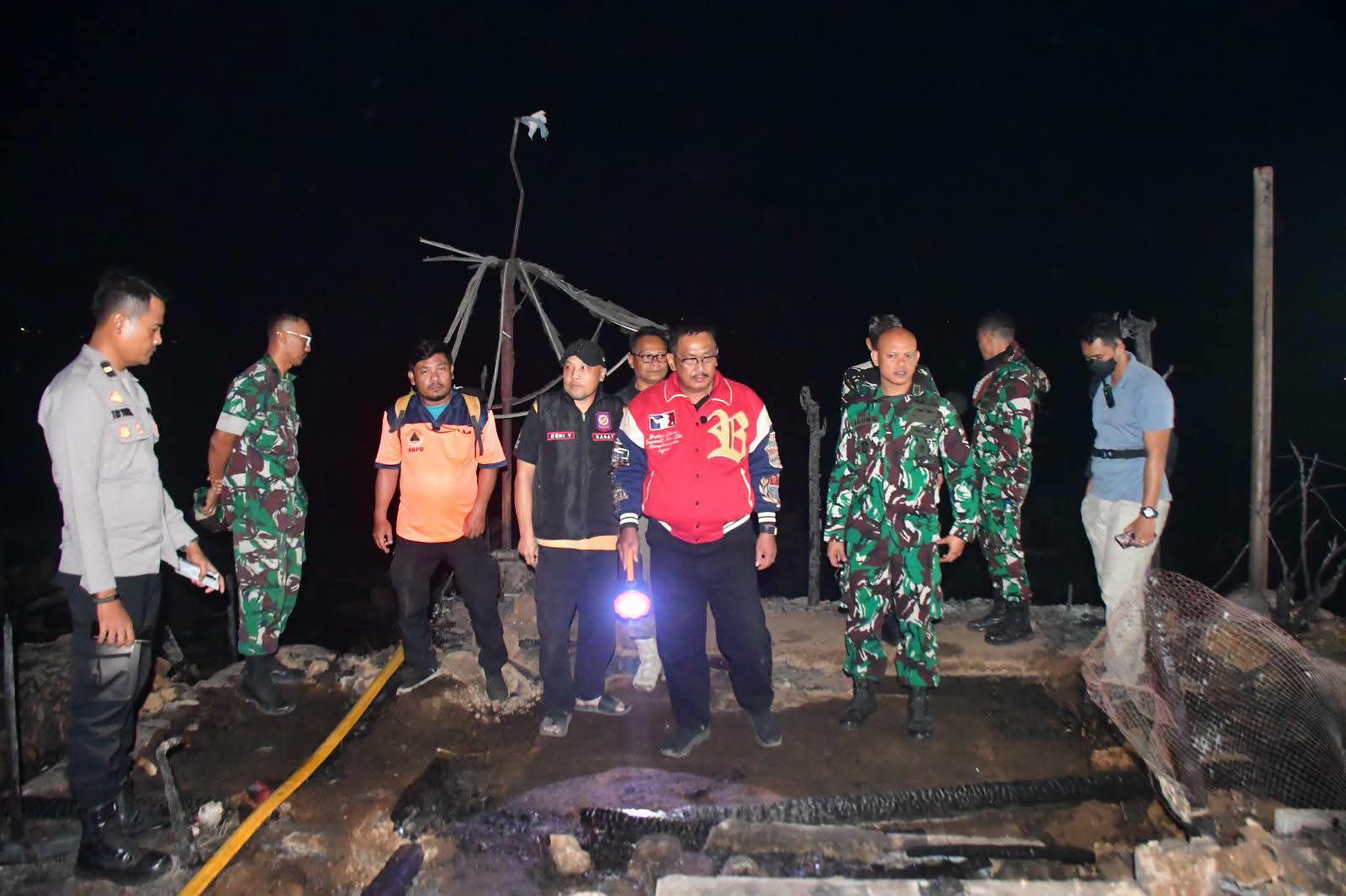 Tinjau Langsung Lokasi Kebakaran, Bupati Sukabumi H. Asep Japar Intruksikan Segera Lakukan Penanganan Bencana Di Ciptamulya